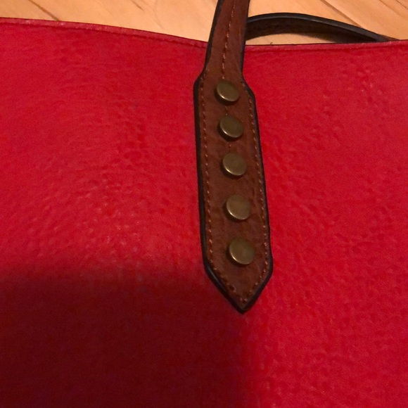 Red bag - Picture 4 of 8